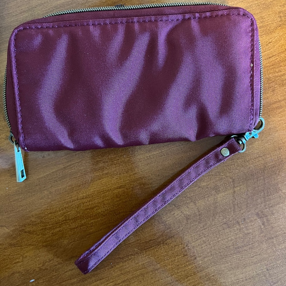 Travelon Wristlet Purple